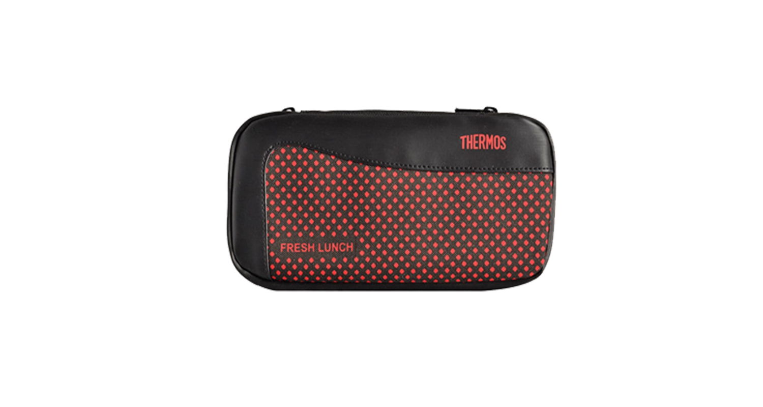 A one bag of Thermos Lunch kit which is good to store a food for a long period of time.